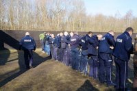 Trening strzelecki dąbrowskich policjantów