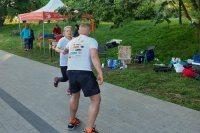 Policyjna drużyna w trakcie dąbrowskiego Ultramaratonu „DG24h”