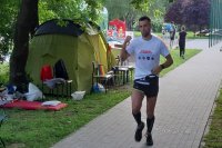 Policyjna drużyna w trakcie dąbrowskiego Ultramaratonu „DG24h”