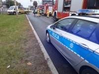 Groźne zdarzenie na ul. Sobieskiego w Dąbrowie Górniczej. Clio dachowało w wejściu do tunelu dla pieszych