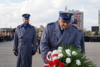 Miejskie obchody Narodowego Święta Niepodległości z udziałem delegacji dąbrowskich policjantów