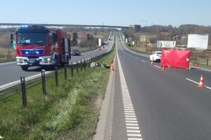 Wypadek śmiertelny motocyklisty na dąbrowskim odcinku DK94