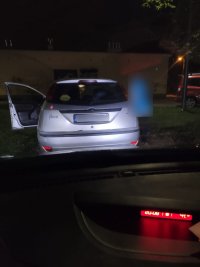 Na zdjęciu widać pojazd marki Ford Focus koloru srebrnego.