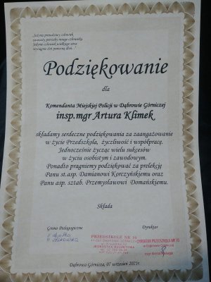 Podziękowania dla komendanta oraz policjantów