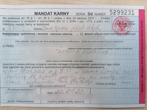 Mandat karny kredytowany na kwotę 2500 złotych.