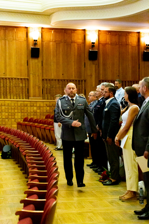 Umundurowani Policjanci w trakcie uroczystości dąbrowskiego Święta Policji.