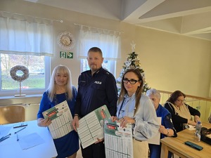 Na zdjęciu widać prelegentów oraz seniorów.