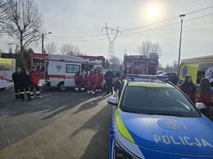 Na zdjęciu widać osoby podczas zbiórki WOŚP