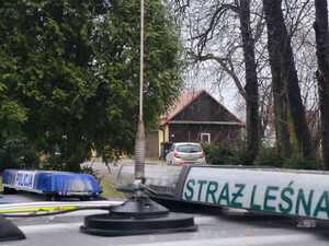 Pojazd Straży Leśnej oraz Policji