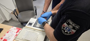 Policjant i zatrzymany