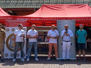 zdjęcie przedstawia Organizatorów pikniku