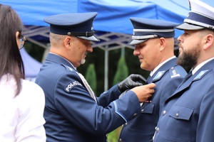 funkcjonariusze umundurowani i nieumundurowani podczas Święta Policji